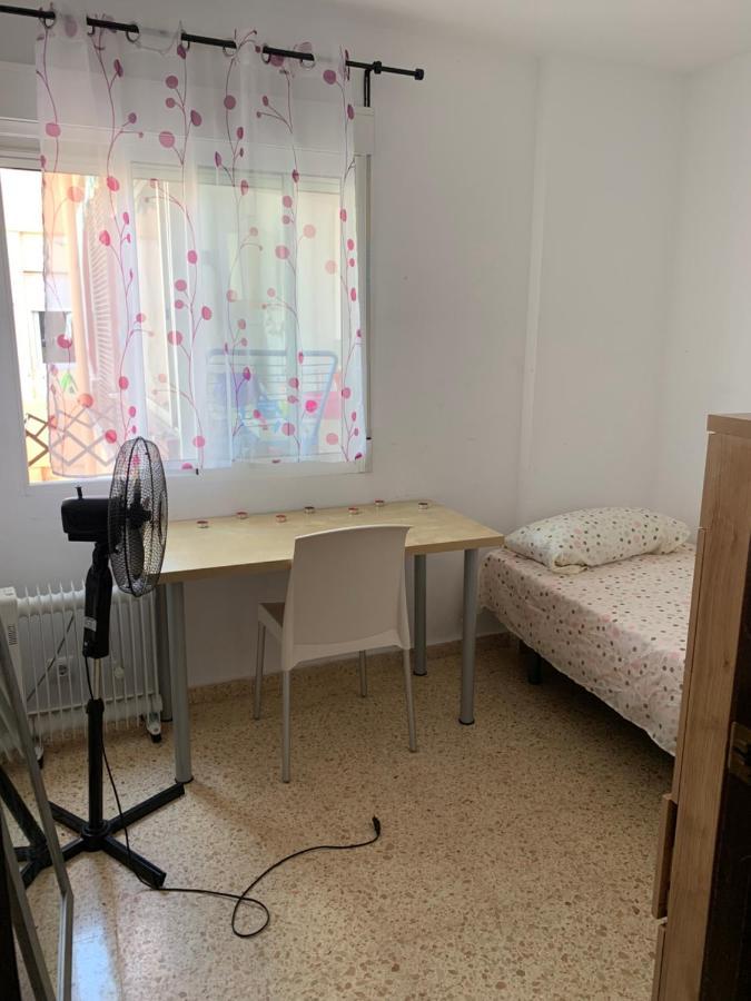 Habitacion Con Cama Individual, Piso Compartido En Avenida Blasco Ibanez Valencia Kültér fotó
