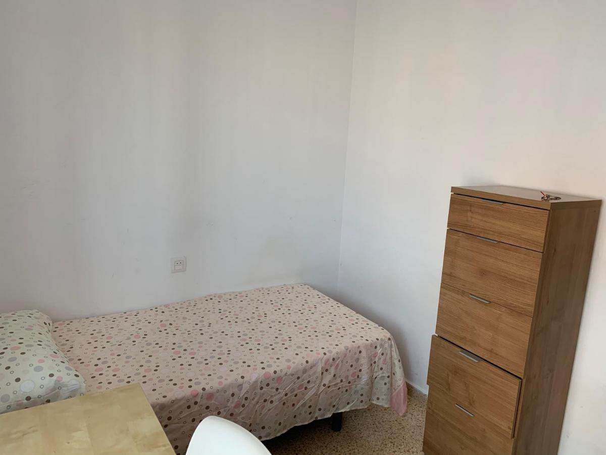 Habitacion Con Cama Individual, Piso Compartido En Avenida Blasco Ibanez Valencia Kültér fotó
