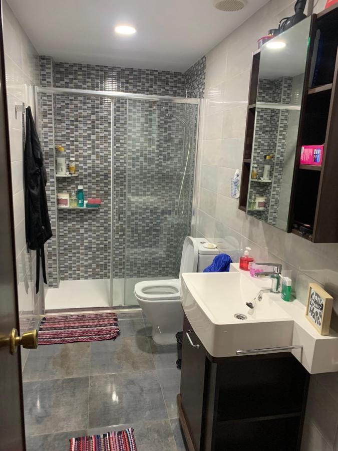 Habitacion Con Cama Individual, Piso Compartido En Avenida Blasco Ibanez Valencia Kültér fotó