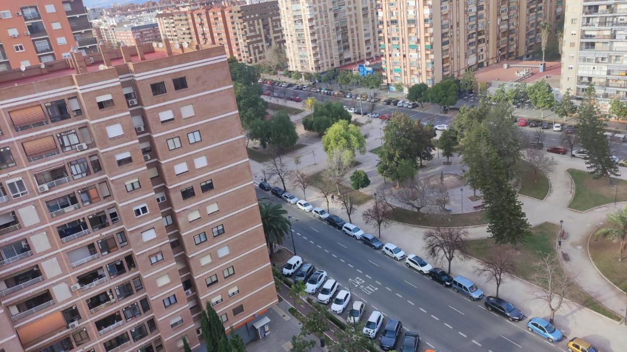 Habitacion Con Cama Individual, Piso Compartido En Avenida Blasco Ibanez Valencia Kültér fotó