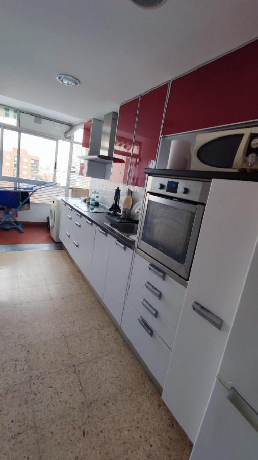 Habitacion Con Cama Individual, Piso Compartido En Avenida Blasco Ibanez Valencia Kültér fotó