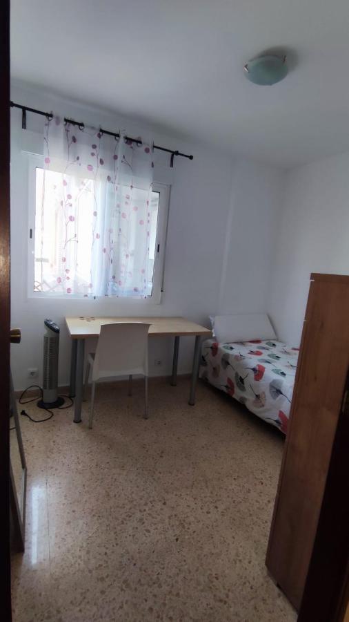 Habitacion Con Cama Individual, Piso Compartido En Avenida Blasco Ibanez Valencia Kültér fotó